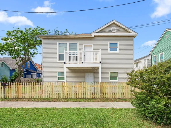 1913 30th St, Galveston, TX 77550