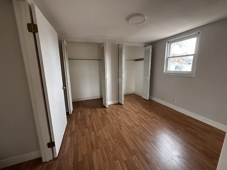 2538 Florent Ave — Photo 16