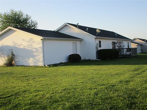 4th image of 38 Hickory Ln E