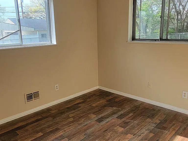 3344 Roswell Dr — Photo 9