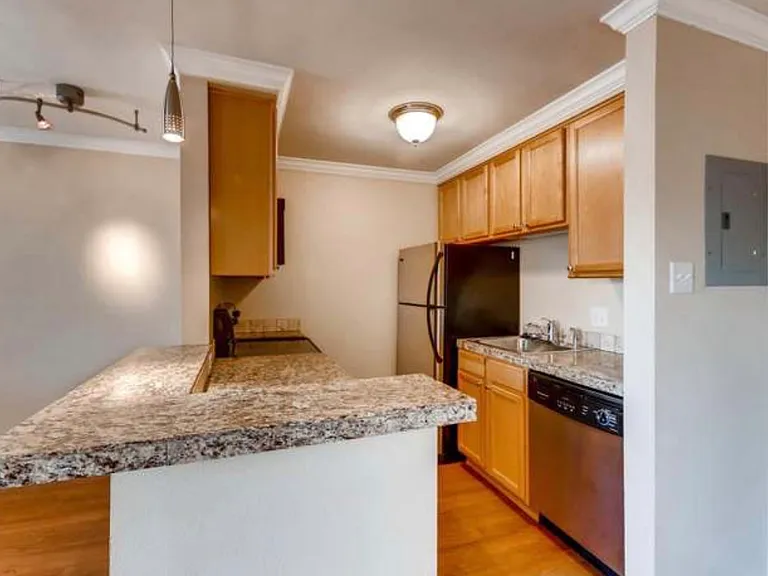 1062 Josephine St #9 — Photo 7