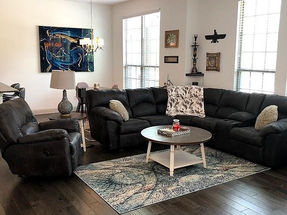 Family Room (from entrance)