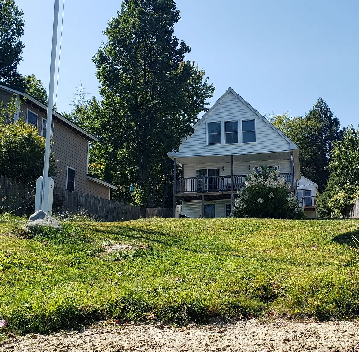 4 bed, 2340 sqft, $3,800 — Photo 2
