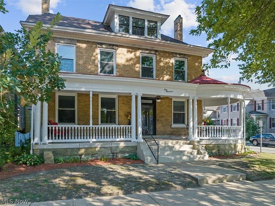 1st image of 1000 Juliana St