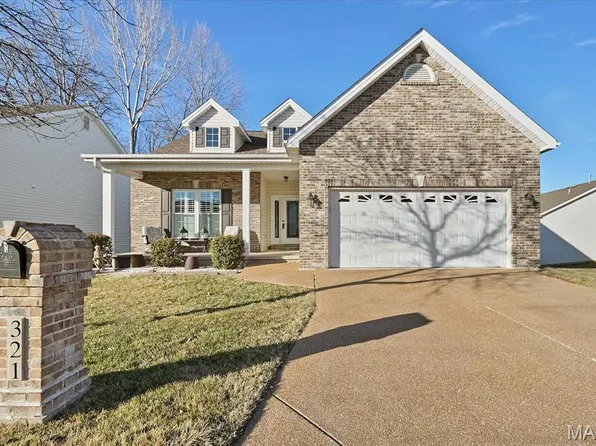 321 Newport Dr, Saint Peters, MO 63376