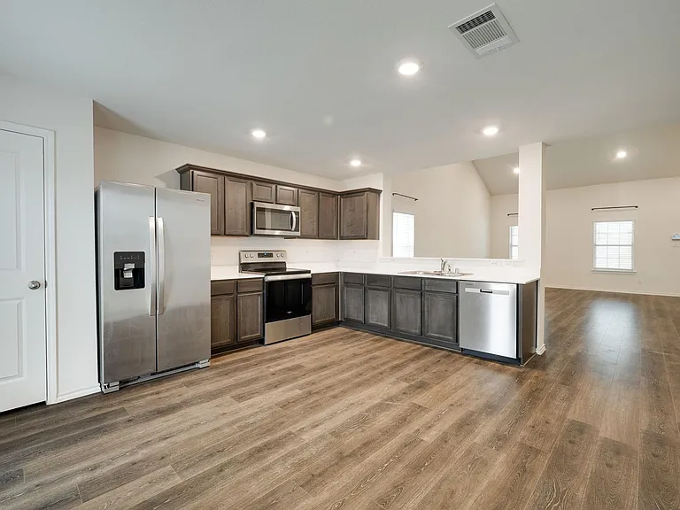 317 Sage St — Photo 8