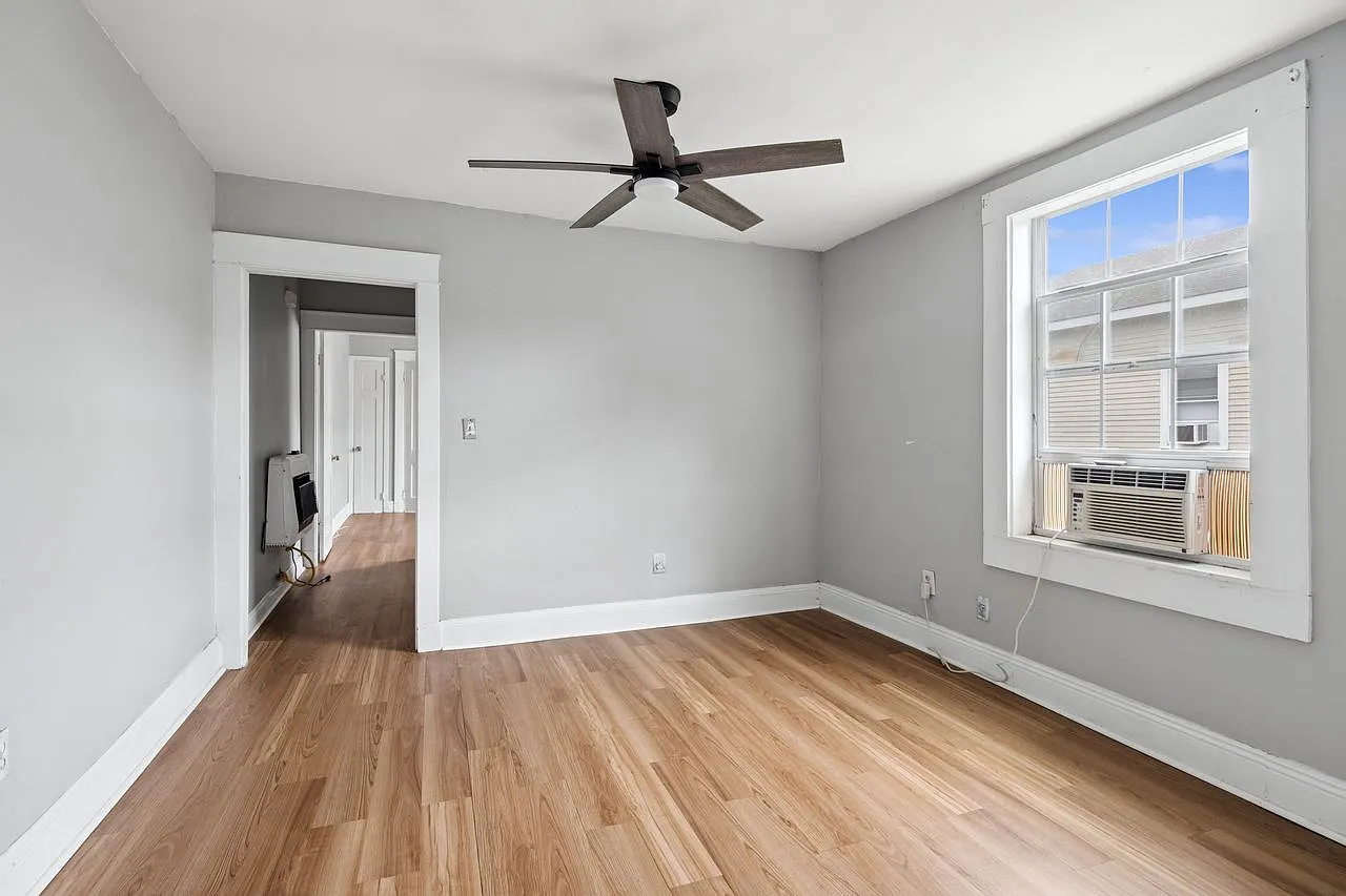 2 bed, 1500 sqft, $1,500 — Photo 1