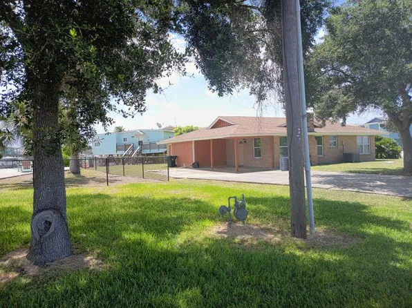 203 Gary Barnum Dr #1/2, Rockport, TX 78382