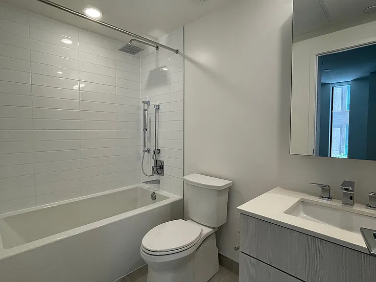 25 Richmond St E #213 — Photo 4
