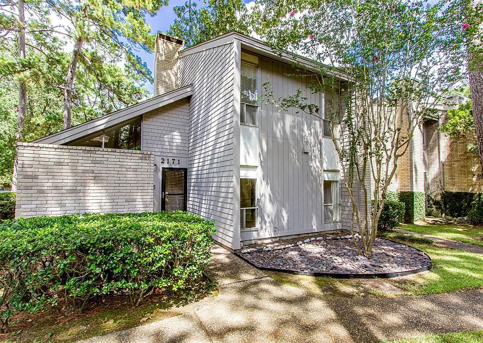 1st image of 2171 Lake Village Dr