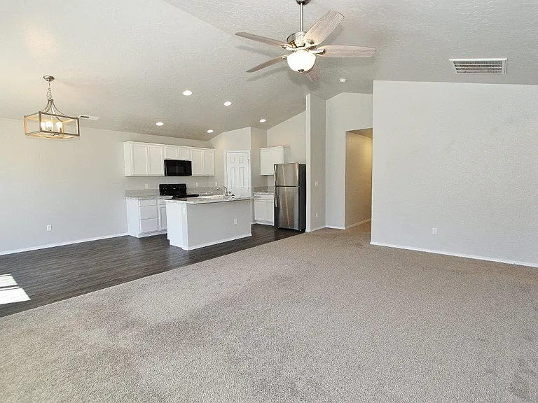 1642 N Pewter Ave — Photo 6