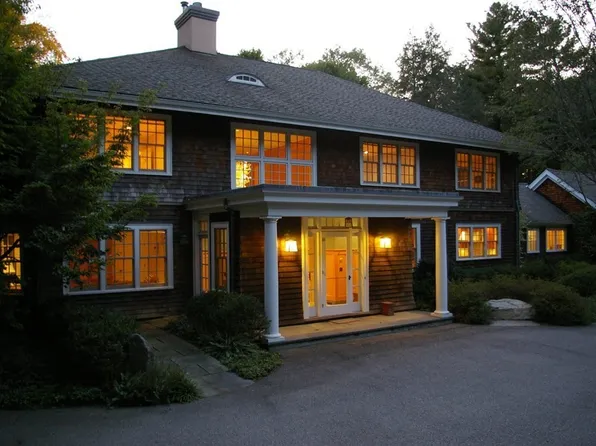 590 Gay St, Westwood, MA 02090