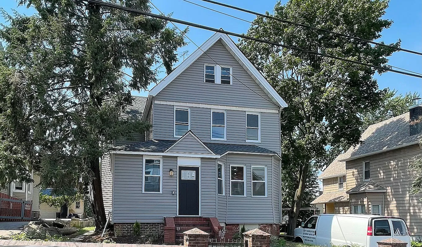 56 De Hart Ave photo 1