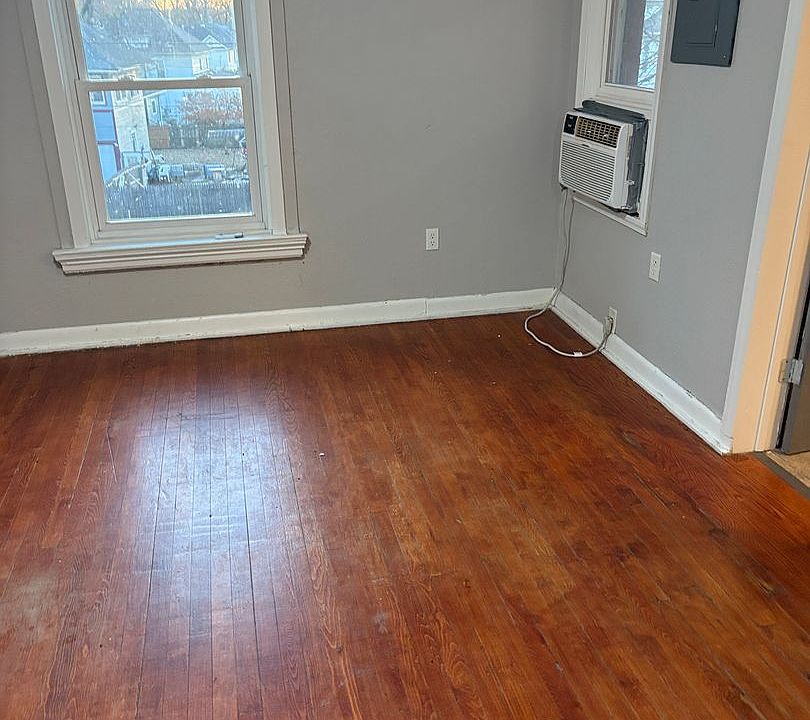 2nd image of 225 Allen St APT 6