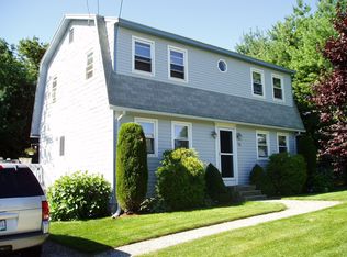 16 Hope Hill Ter, Cranston, RI 02921