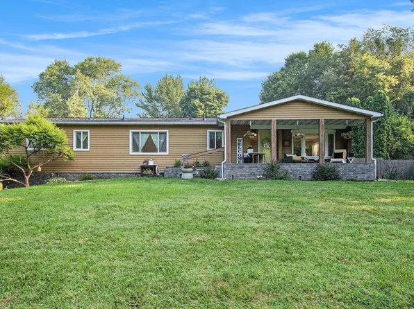 16555 Chandler Blvd, Mishawaka, IN 46544