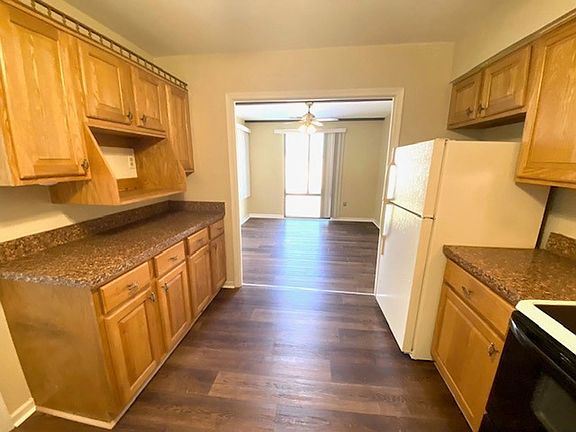 4th image of 1026 Brinker Dr APT 202