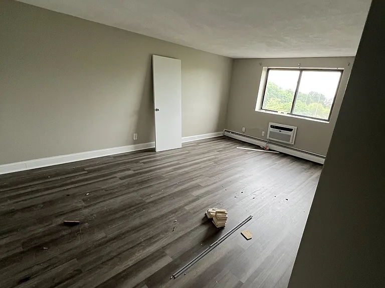 24 Whites Ave #63H — Photo 4