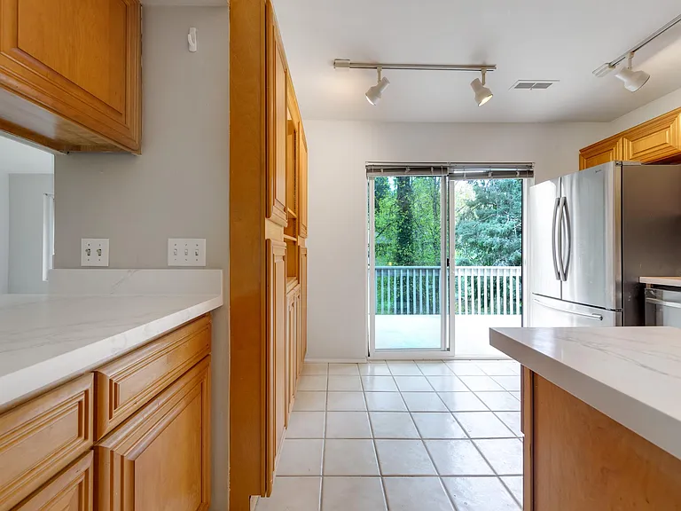 1106 Bellefield Park Ln — Photo 7