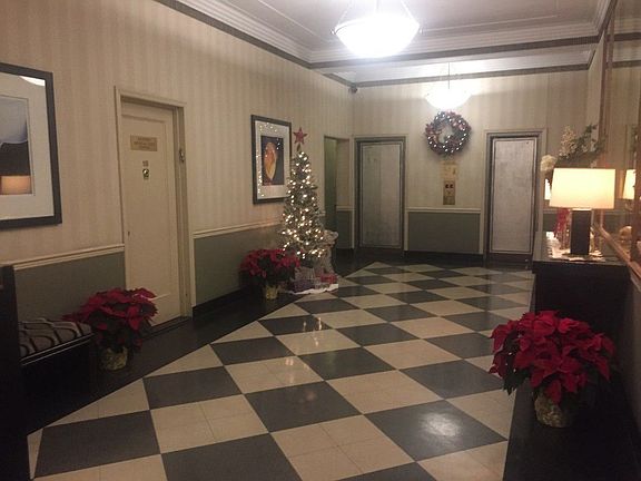 3rd image of 205 W 54th St APT 4D