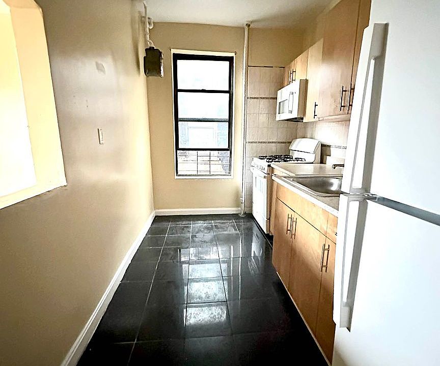 2nd image of 157 Vermilyea Ave #4F