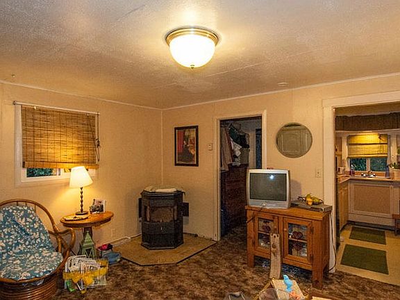 5th image of 19036 Genevieve Rd