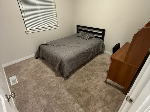 4220 NE 186th St, Vancouver, WA 98686