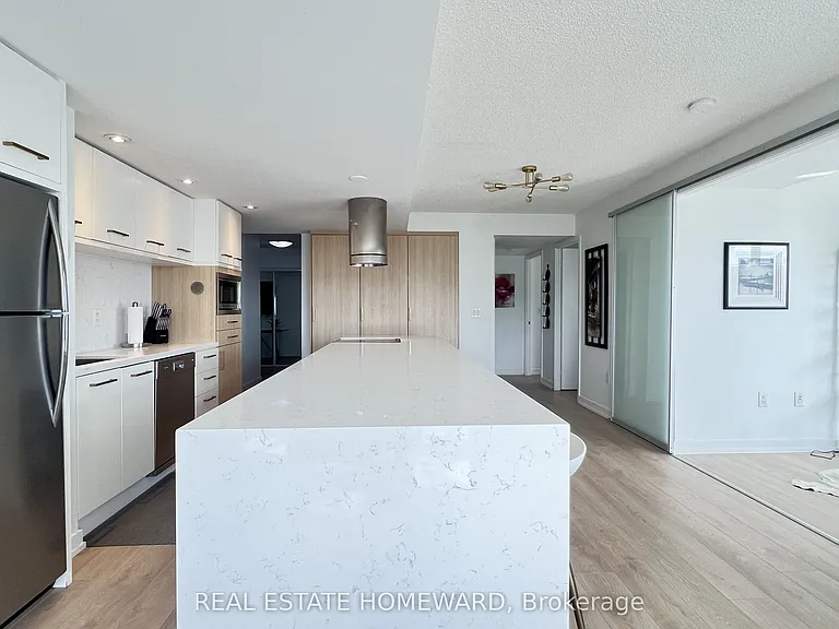 38 Dan Leckie Way #1512 — Photo 9