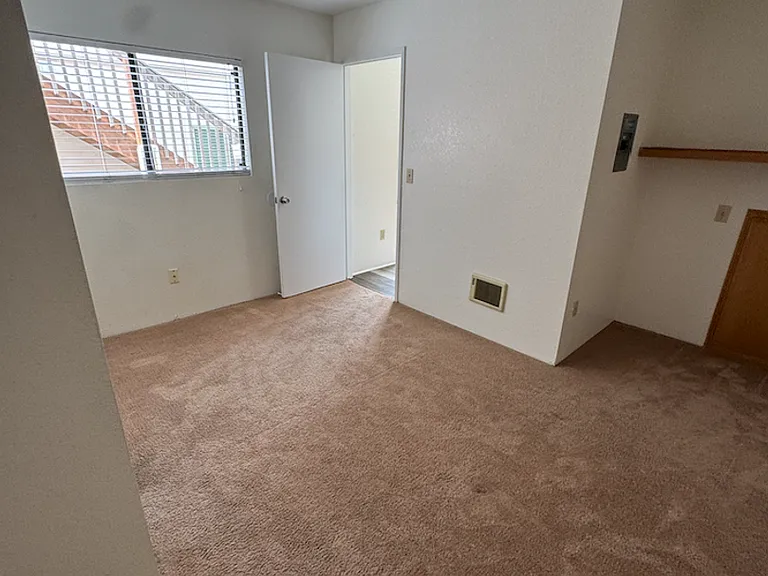 3826 Shasta St — Photo 12