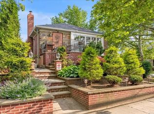 208-04 53rd Ave, Flushing, NY 11364