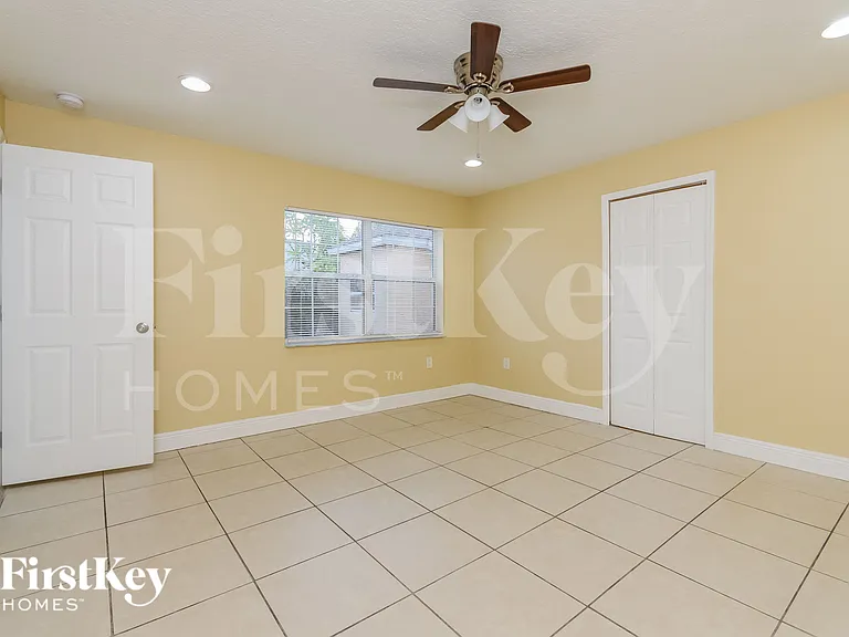 12126 Dakota Woods Ln — Photo 10