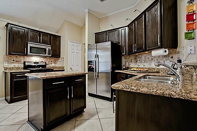 1st image of 3808 Barrington Dr