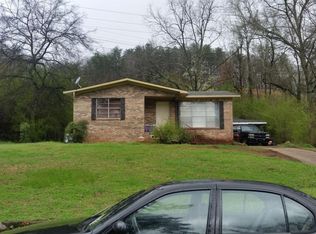 1004 Mountainside Ln, Bessemer, AL 35020