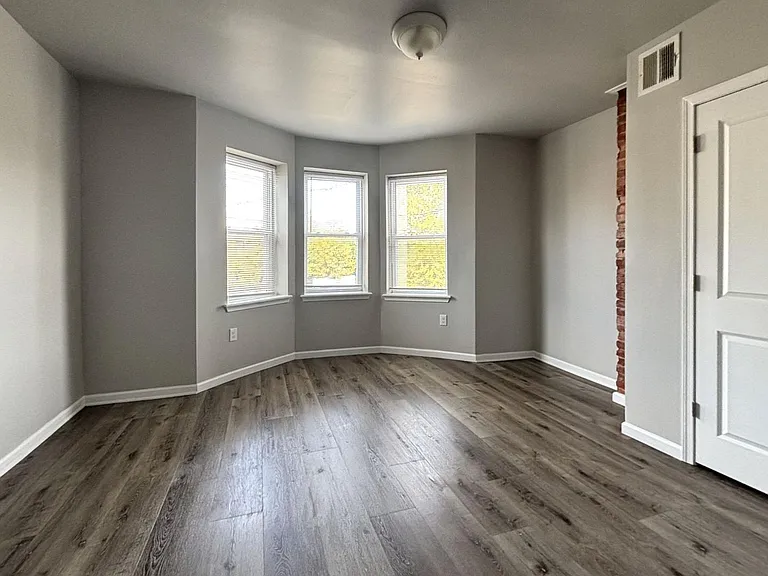 5140 W Stiles St — Photo 7