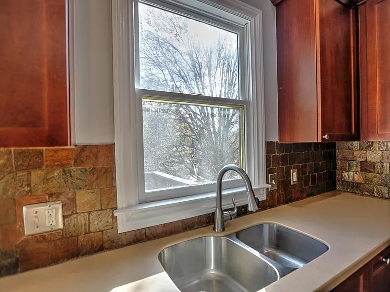 975 Odessa Dr NW — Photo 18
