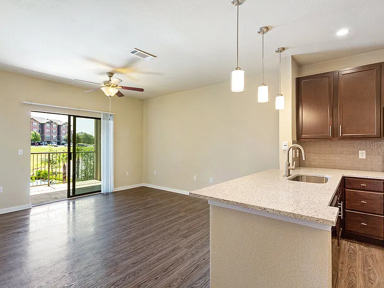Las Brisas Apartments — Photo 133