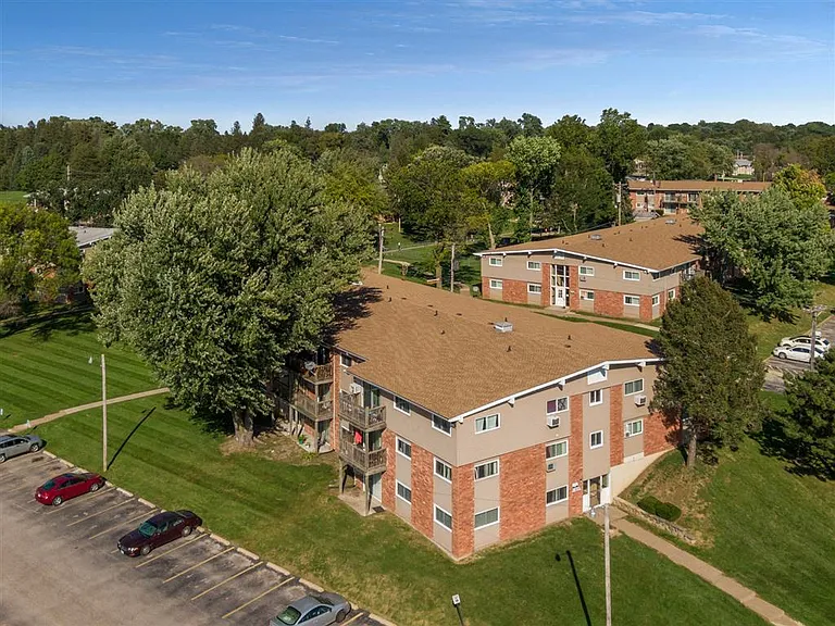 Oak Valley Apartments — Photo 11