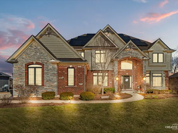 3680 Broadleaf Ave, Elgin, IL 60124