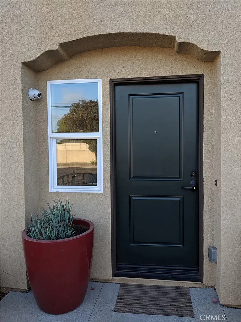 2 bed, 2.5 bath, 1356 sqft, $3,500 — Photo 2