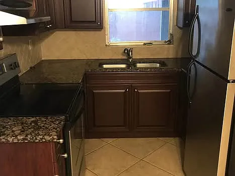 3923 Rockefeller Ave — Photo 13
