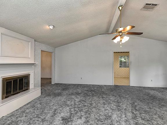 4th image of 4038 Blackberry Ln