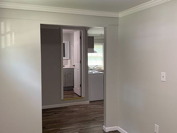5th image of 302 Henry St #A