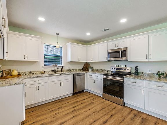 GRANITE COUNTERTOPS