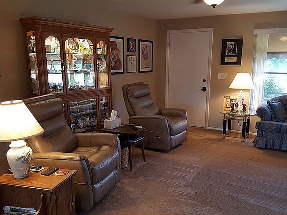 4th image of 1481 Lakeside Dr