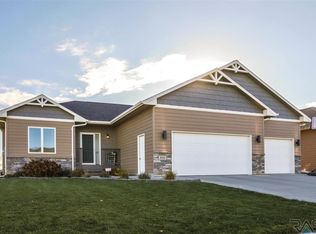 800 S Clearbrook Ave, Sioux Falls, SD 57106