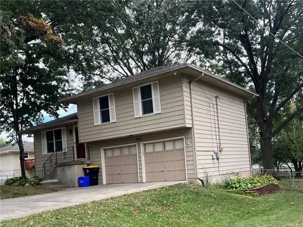 217 NE 88th St, Kansas City, MO 64155