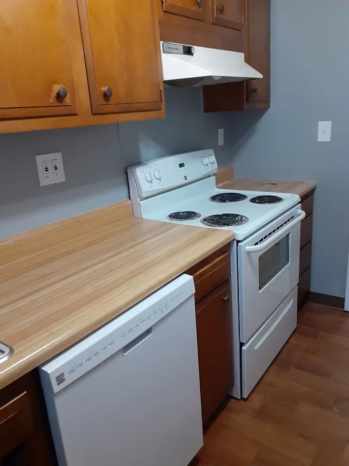 2 bed, $950 — Photo 2
