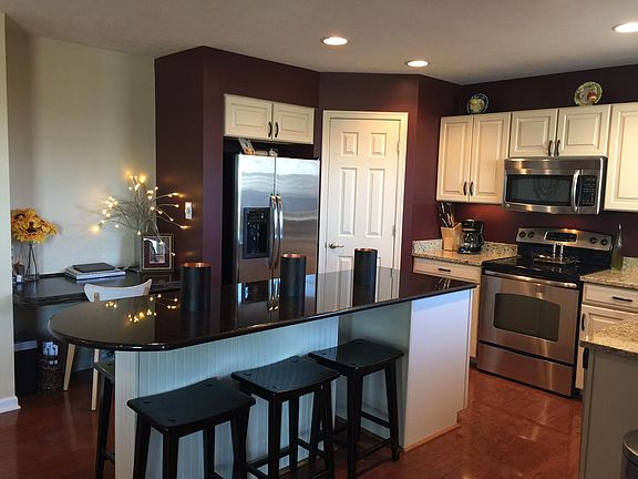 3rd image of 15243 Harmon Place