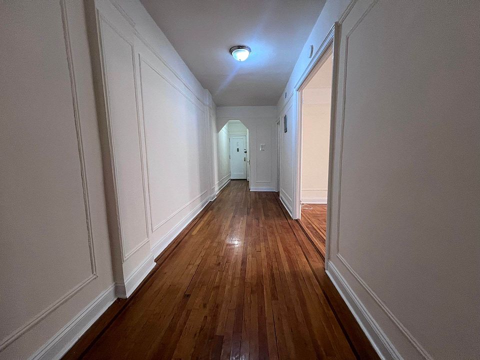 1st image of 2144 Bronx Park E #A31