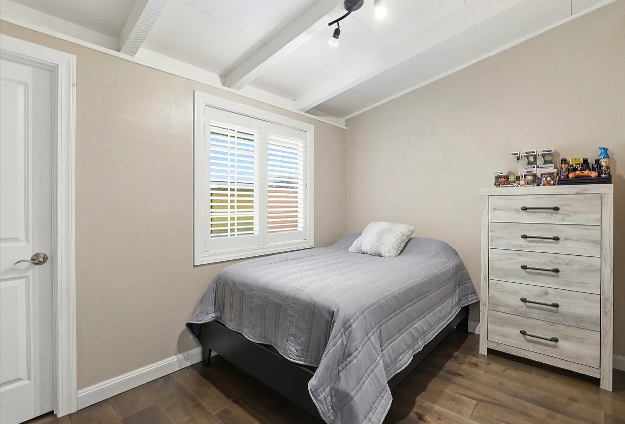 1101 Palamos Ave — Photo 3